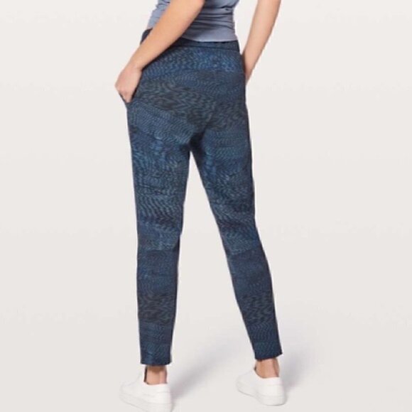 Lululemon On The  Fly Pant Linear Flux Battleship Multi, SZ 4 - Picture 3 of 12